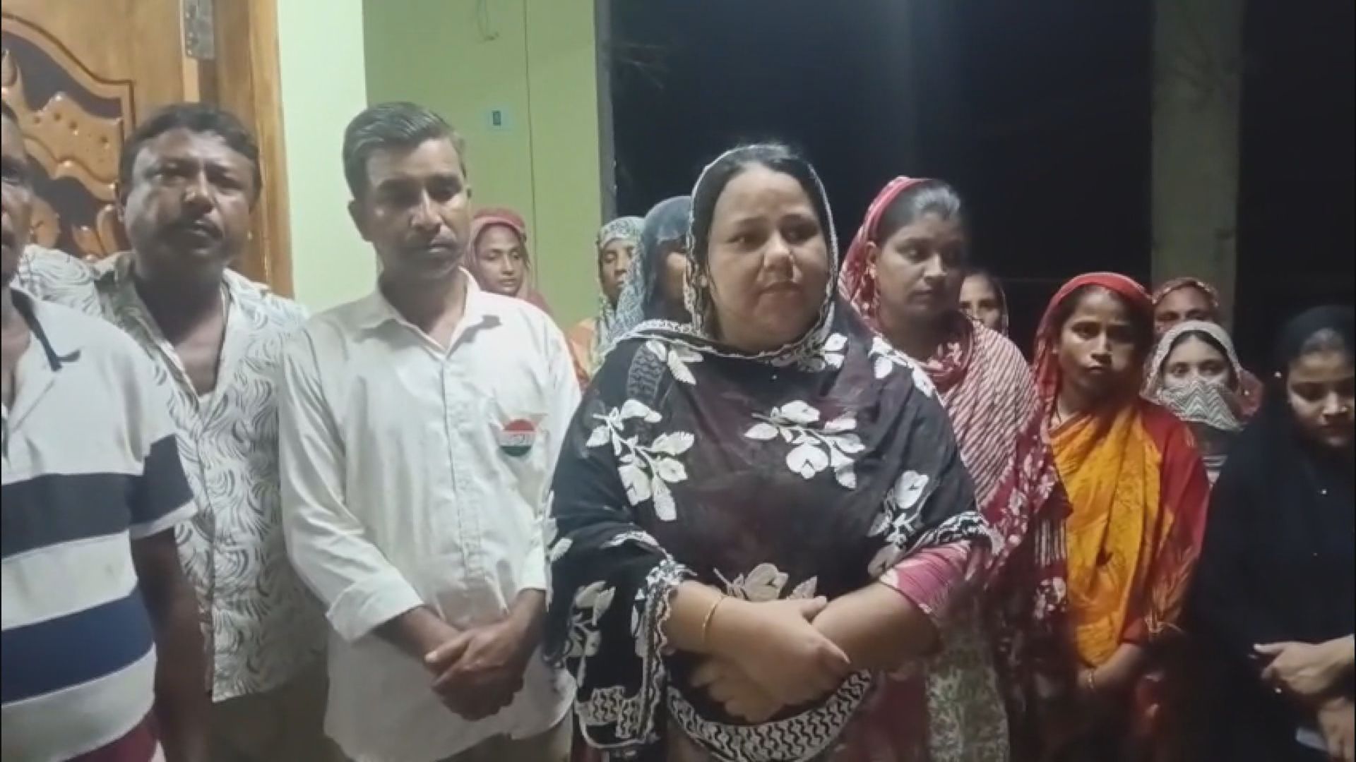 রাস্তা, পানীয় জল ও নিকাশিই অগ্রাধিকার ১৭ নম্বর ওয়ার্ডের কংগ্রেস প্রার্থী সালমা।