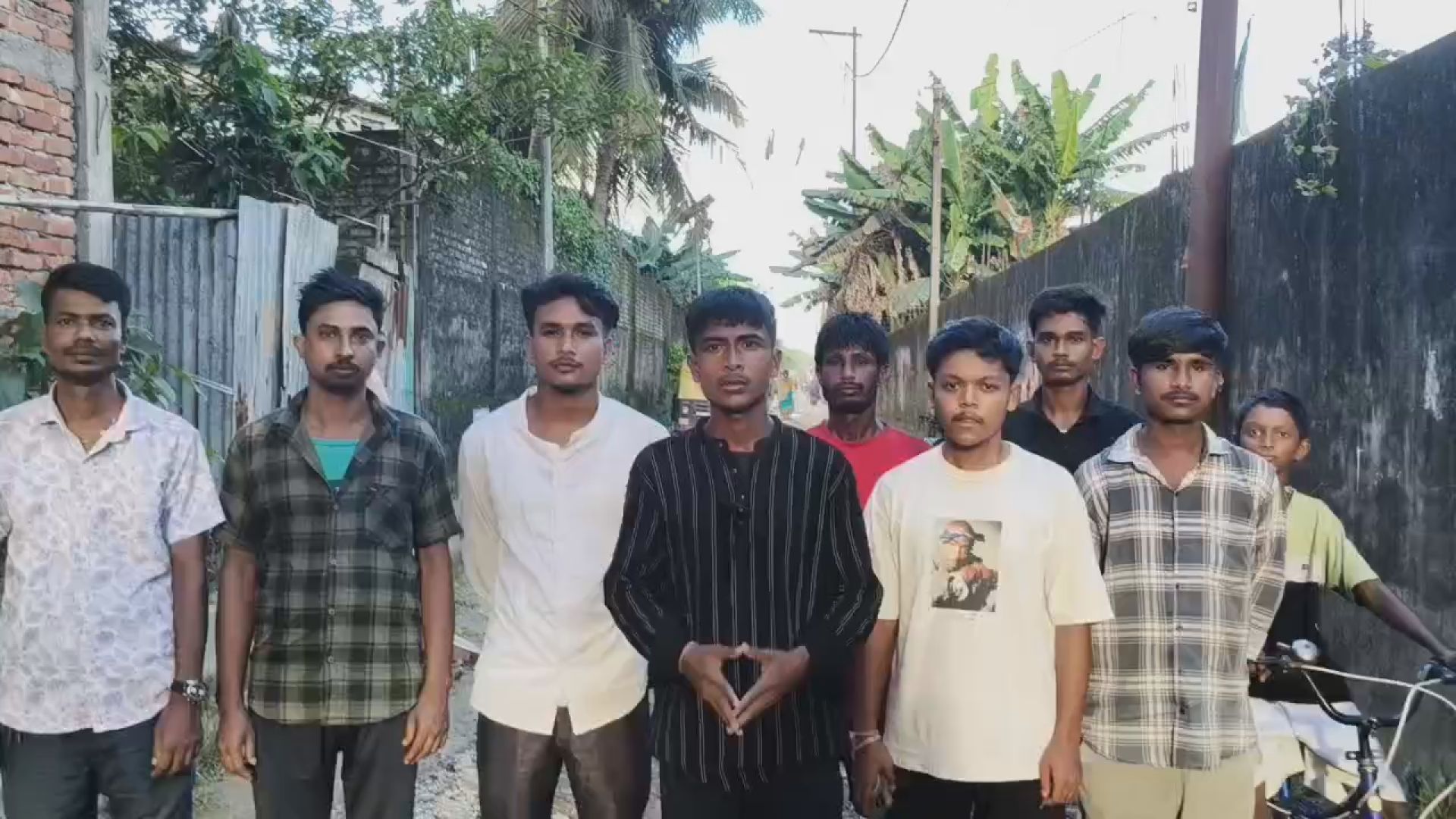 যুবশক্তি ক্লাবের উদ্যোগে রাস্তা মেরামত, নিরাপদ চলাচলে স্বস্তি বয়স্ক ও শিশুদের I